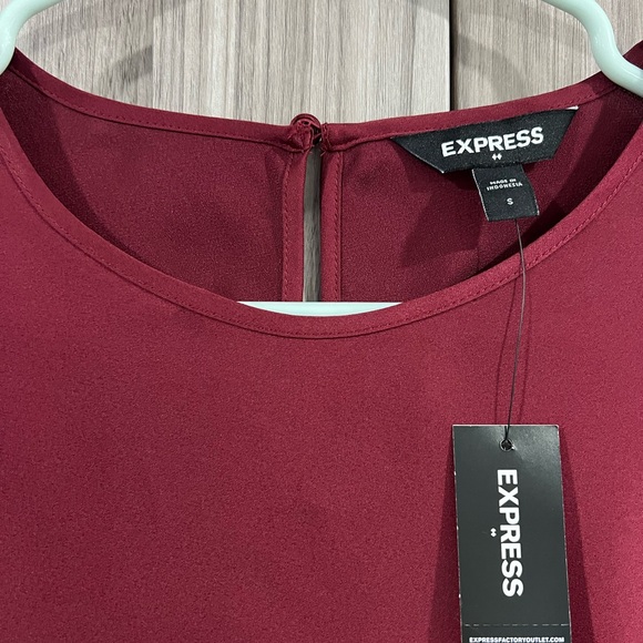 Express Red Silky Short Sleeve Blouse - Picture 2 of 5
